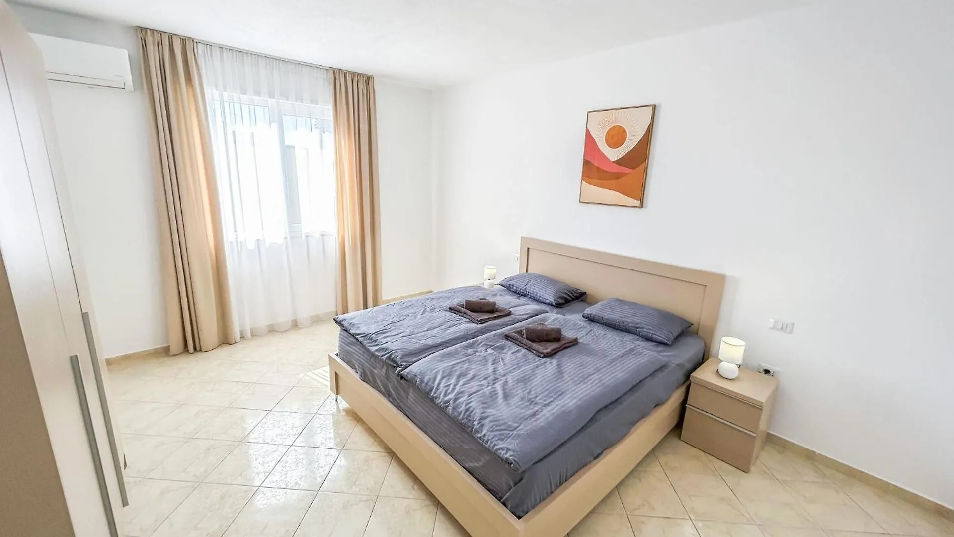 Apartment 2 Bedrooms 981 Durres